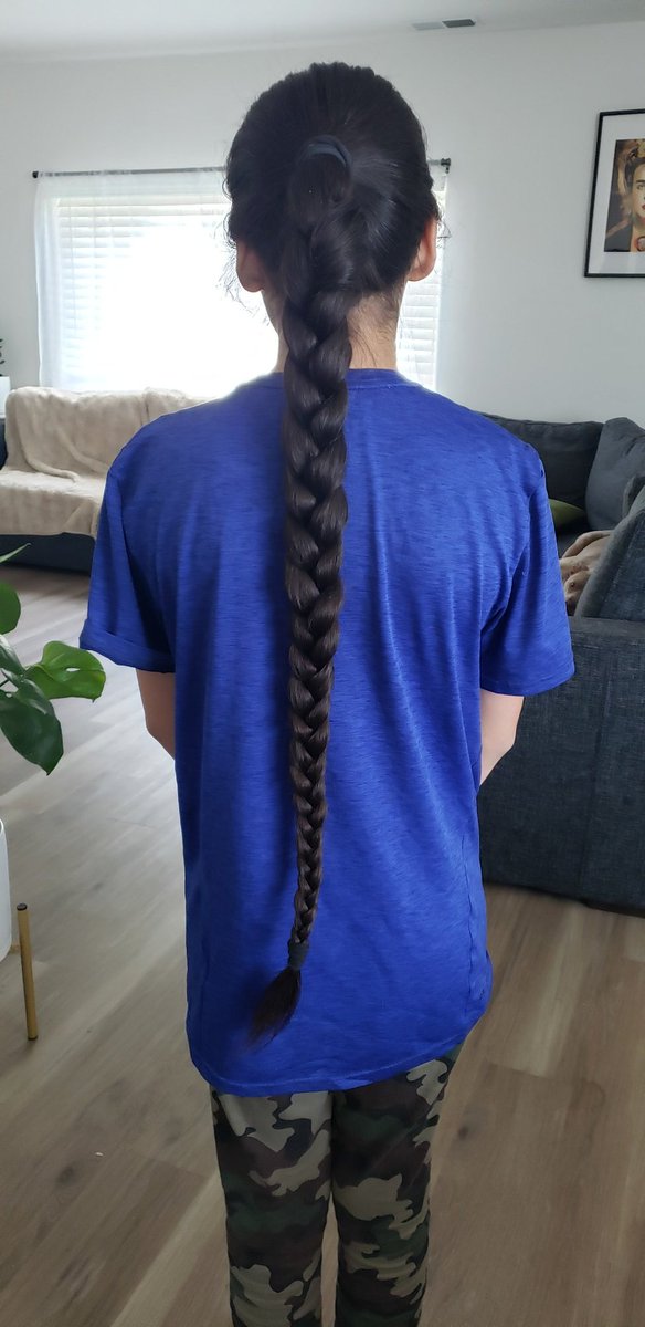 Angel1Ruiz's tweet image. #mymuchachito just turned 12 and has not cut his hair since he was born. Yes, Mexicanos are indigenous too. ✊🏼🇲🇽 #NativePride #indigenous #Azteca #Mexica