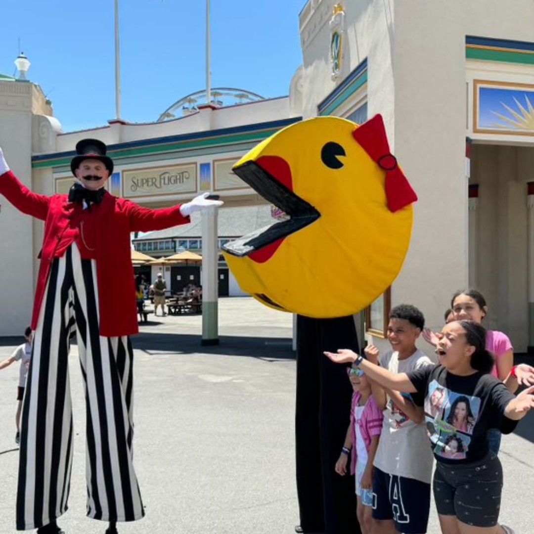 playland_park's tweet photo. Come hang out with our super tall Pac-Man and check out our new arcade and games row!!! #Playland #Playallday #newarcade #pacman https://t.co/QIadIaMsq3