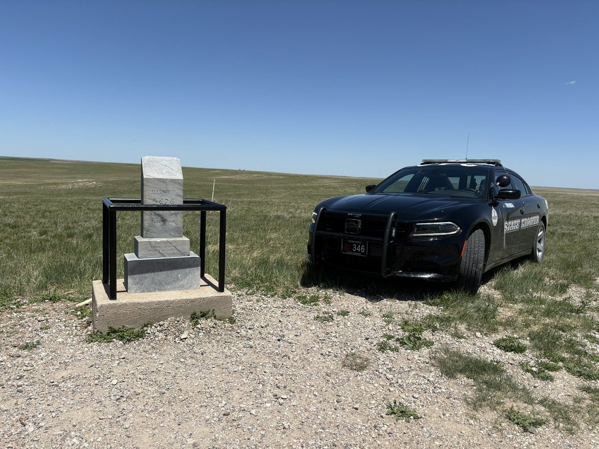 NEStatePatrol's tweet photo. Day 6 of our #NSPSummer Tour brings us to the highest elevation in Nebraska at over 5,400 feet!
πPanorama Point - Kimball County
Make sure you sign the guest book and watch out for the bison! 𦬠#PatrolTheGoodLife https://t.co/lGeWoK3uct