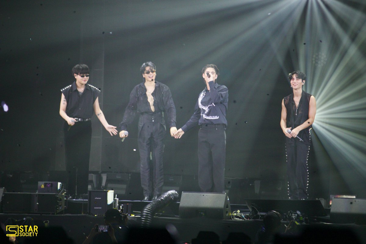 ppsaturr's tweet photo. 1995                     1996     1997              ¹⁹⁹⁵

พิ่ๆให้น้องเต้ปเล่นด้วยซี่ๆๆๆ😩😩 https://t.co/dUsGtie1Z9