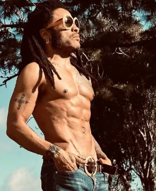 Dua_aborigen's tweet photo. Lenny Kravitz a sus 60   //   yo a mis 28 https://t.co/umVn4GBXUr