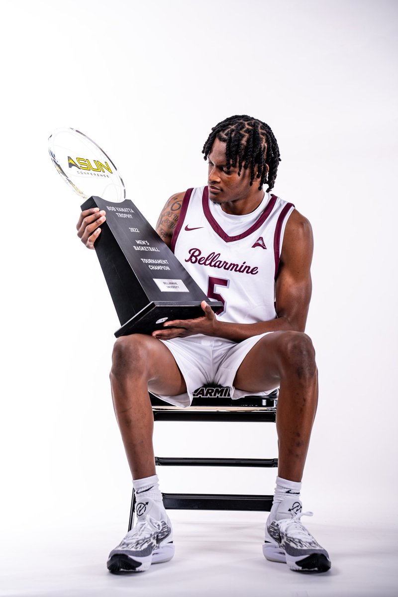 Congratulations to Sophomore Guard  <a href="/MylesWatkins14/">Myles Watkins</a>  on his commitment to <a href="/BUKnightsMBB/">Bellarmine Men’s Basketball</a> !
Myles was voted 1st team all conference and avg 18 ppg 5 rpg and 2.5 asts. Myles is the first player to go D1 under coach Frazer!
<a href="/sgnlthelgthoops/">John Bynum Jr.</a> <a href="/JUCOadvocate/">JUCOadvocate - Brandon Goble</a> <a href="/PCCAthletics/">PCC Athletics</a>  <a href="/Coach_Frazer/">Ryan Frazer</a>