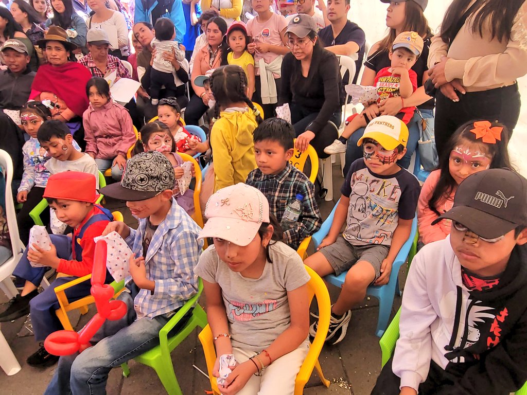 La alegría del mundo son los niños 👦🏽👧🏽 @Salud_Ec trabaja constante para garantizar sus derechos y crecimiento sano. 

En la Feria de Salud #Riobamba acercamos los servicios de salud y Festejamos junto a los más pequeños el Día del Niño 🥳🧸. 

#ElNuevoEcuadorResuelve