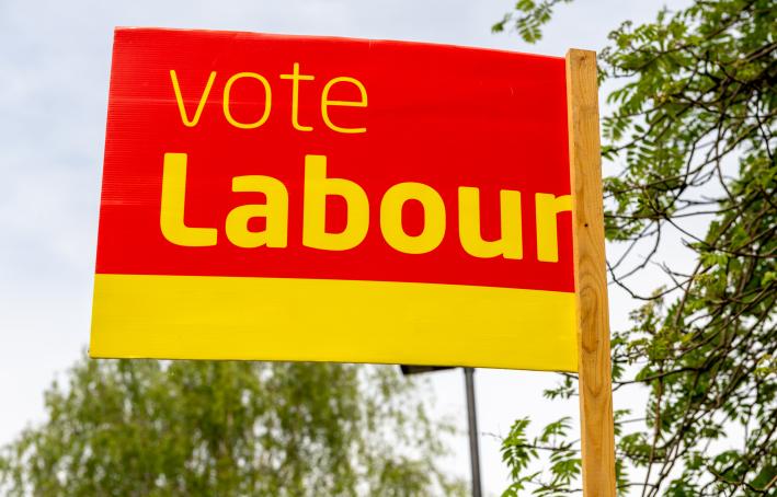 juliasuzanne76's tweet photo. I am loving all the #labourdoorstep posts today. Lots of smiling faces taking a positive message to voters across the country. Lovely to see 😊 #VoteLabour 🌹 #GeneralElectionJuly4th2024 https://t.co/HrtBTdgy8D