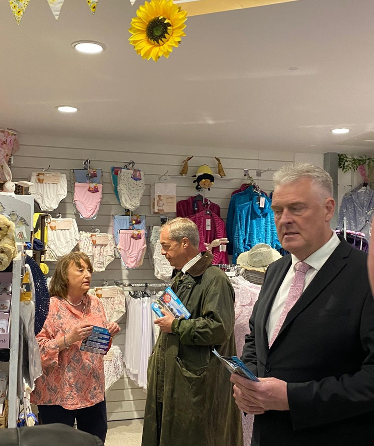RaggedTP's tweet photo. Worst Father Ted remake ever... https://t.co/x6v7wA1Doz