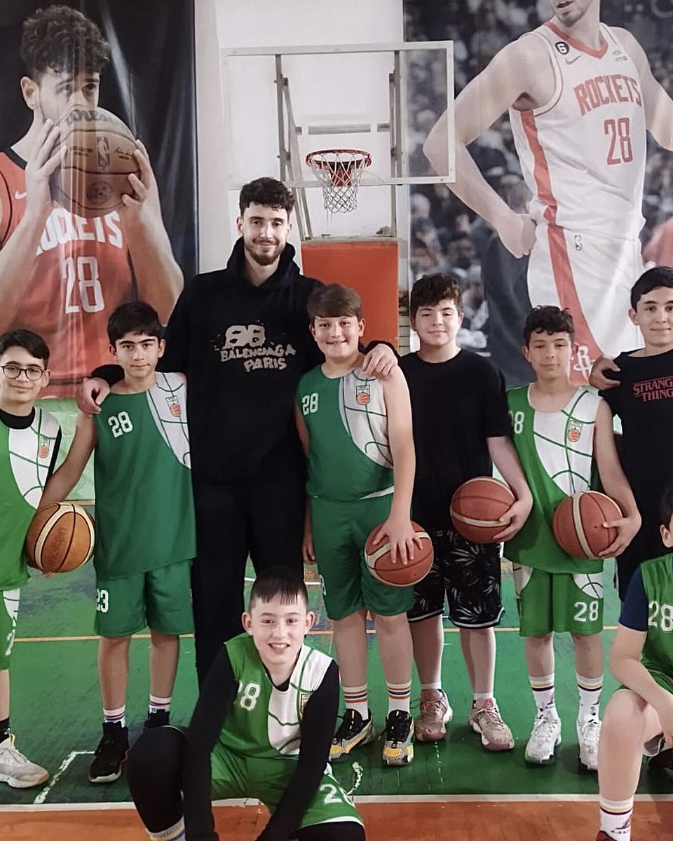 HoustonRockets's tweet photo. 📍Giresun, Turkey

Where it all began! Alpi visiting his hometown 🥹

📸: IG // sergenkumas, salimcoach41 https://t.co/gYWcfiqEFN