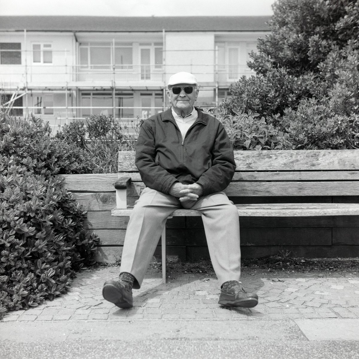 Pottering about with the Richoflex today was awesome, and then I saw this guy!

“That looks like an old Rolleiflex.”
“Mate, I wish I had the spare cash for an old Rolleiflex!”

Ilford FP4 | DD-X | 10 minutes at 20°C

#believeinfilm