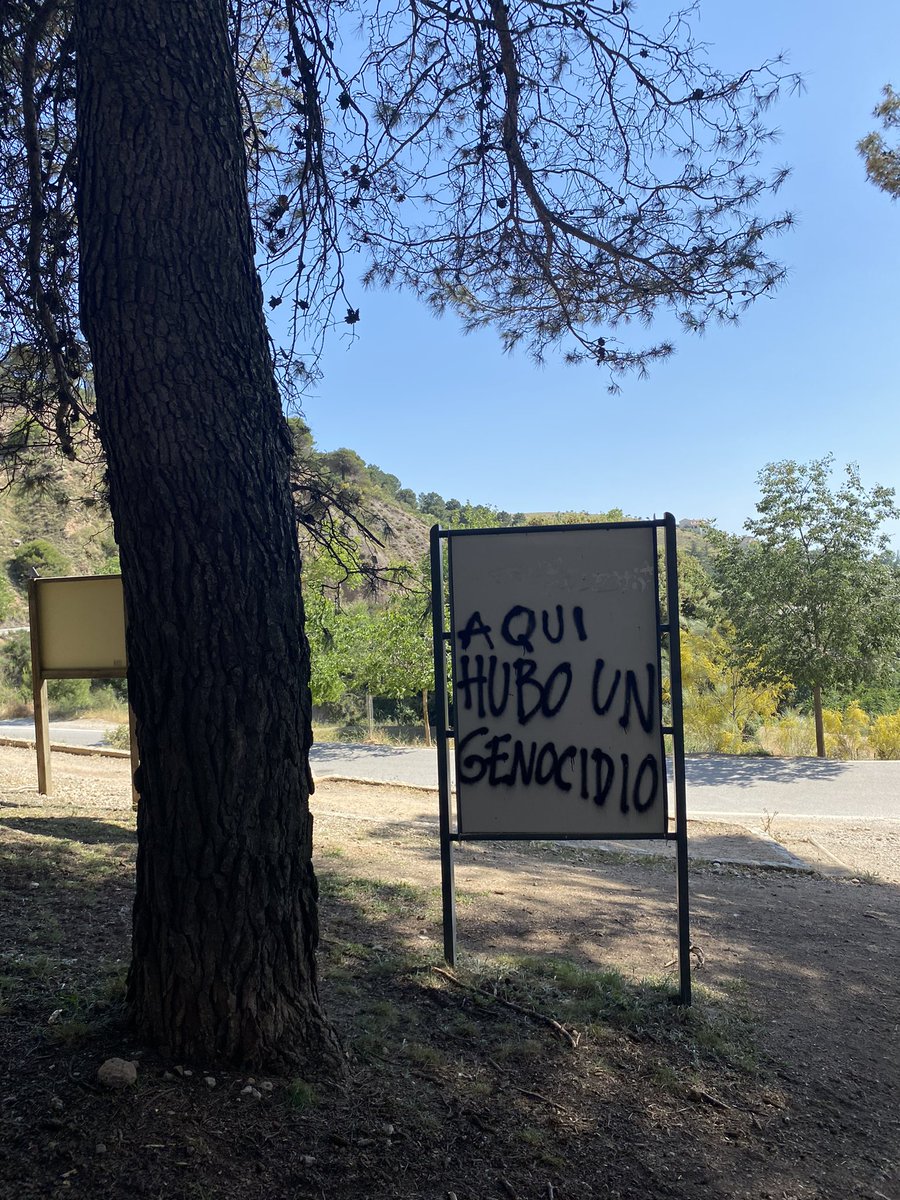 ConchiCejudo's tweet photo. En la casa en la que vivió #Federico en Valderrubio se estrena un proyecto muy especial que @MariTriniSanMig y todo el equipo de @proyecto_43_2 ha mimado durante un proceso de búsqueda e investigación admirables #TeatroDocumental #Cultura Ojalá rodando pronto por toda España https://t.co/fRG2OJuR8x