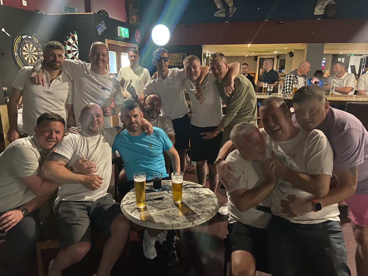 After a busy week at work, it’s time unwind with the boys for the champions league final. Have a great weekend 💙💚💙