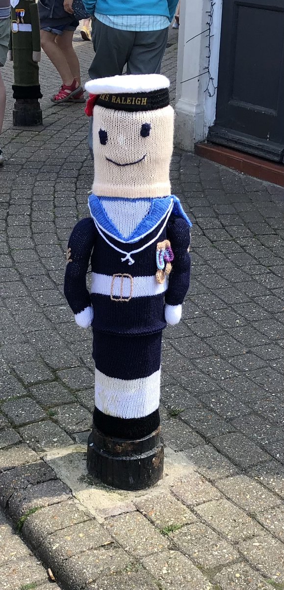 happyhillers's tweet photo. Iโm guessing to commemorate #DDay Some #secret #knitters have made these lovely #bollard covers/sleeves near #HopeSquare #Weymouth https://t.co/uZ24yBSLlF