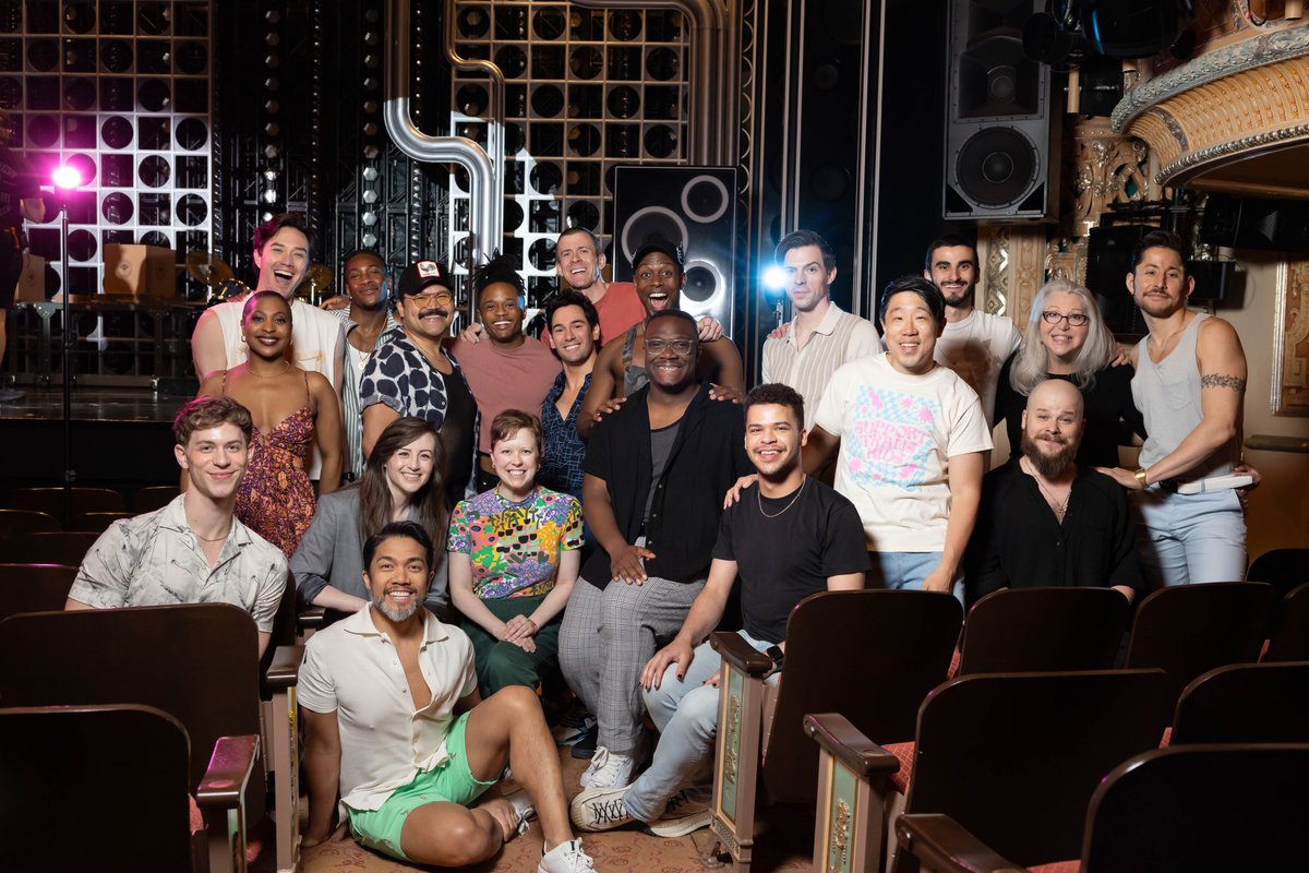 raymondjlee's tweet photo. Gay AF 🏳️🌈 and PROUD of it! Honored to represent our beautiful community with the @HeartofRNRBway team.
Thanks @michaelhullphoto for these incredible photos.
#Pride #LGBT #LGBTQQIP2SA #Gay https://t.co/OexRn8cL0V