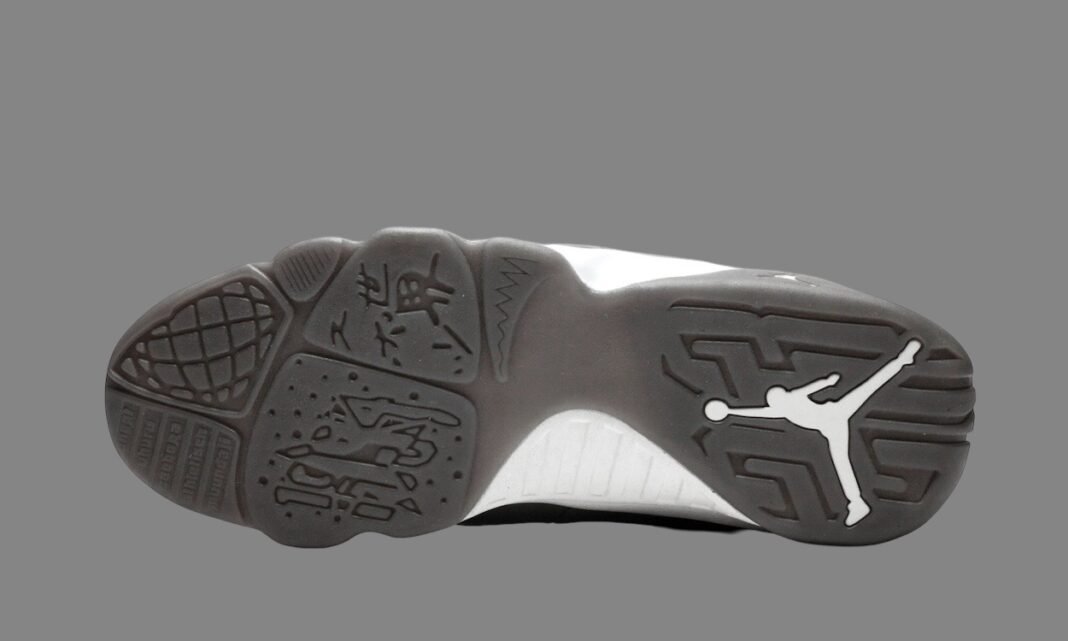 SneakerVisionz's tweet photo. The Air Jordan 9 'Cool Grey' Releases Spring 2025 🌪️ https://t.co/rvVzTiANVk