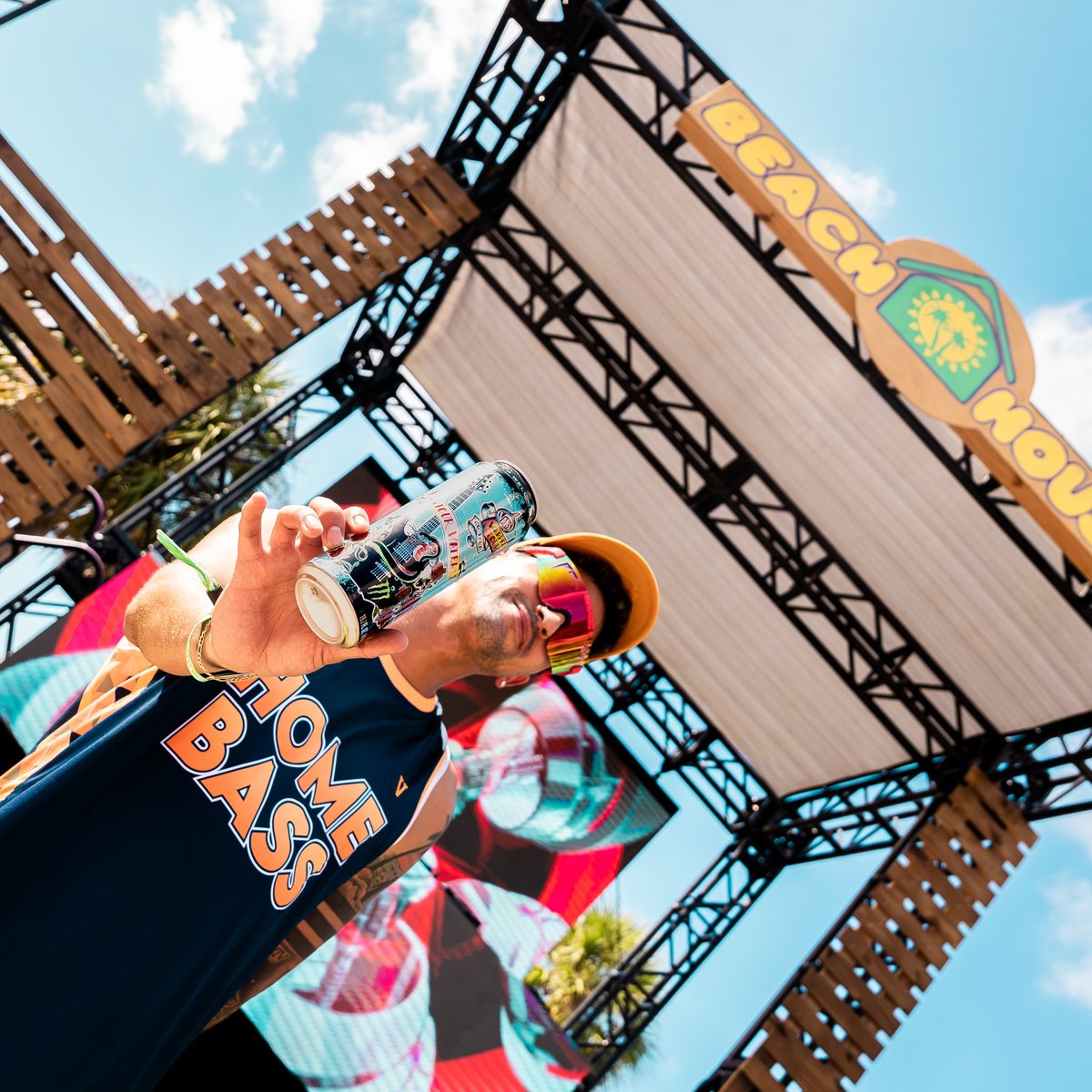 TourWater's tweet photo. Counting down the days 'til @homebassorlando where we’ll have plenty of Monster Tour Water on site 💫💥 100% pure water, nothing else 💦
#HomeBass #Orlando #HomeBass2024 #MonsterTourWater #StraightUpWater #PureWater #OriginalBackstageWater https://t.co/yVtO7xefJ2