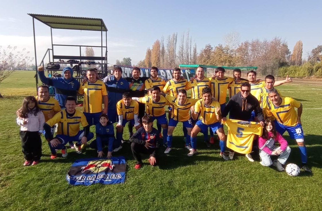 interlapazfc's tweet photo. Seguimos en la nuestra...⚽️🥩🍺
+3 y seguimos en carrera👊🏻

Buen debut de las nuevas indumentarias @playmaker_cl https://t.co/m99SFj00XT