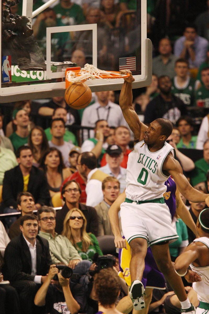 celticslife's tweet photo. When teams win championships there is often an unlikely player who has a monster game off the bench in a win. Think @Leon_Powe in Game 2 of the 2008 Finals (21 pts in 14 mins)

Who is your prediction for a Celtics bench player who will have a similar impact in a win? https://t.co/YoqqxsskIW