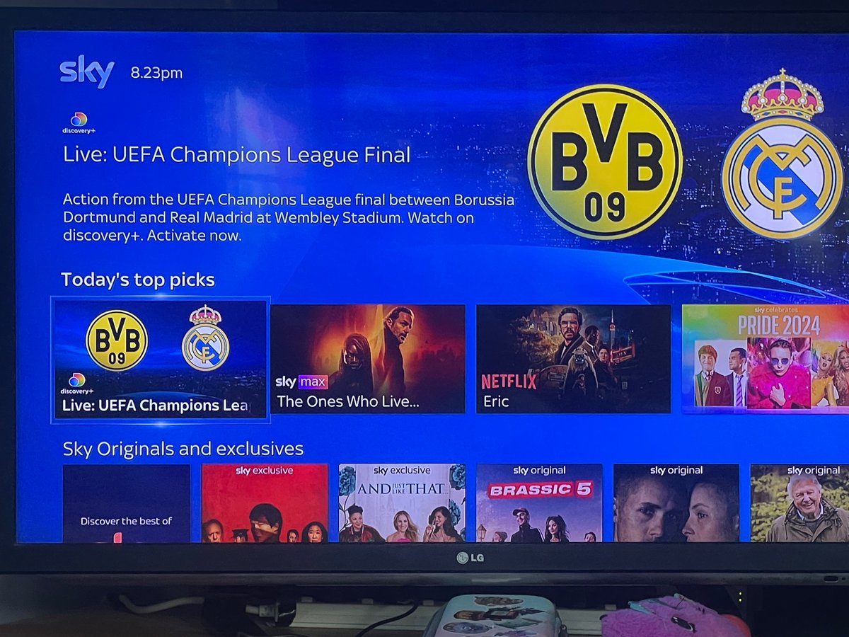 AndyF_Art's tweet photo. @0charliecharles @SkyHelpTeam 25 mins of the game
Missed now. You are still advertising signing up to disc+ (which isn’t working) as the main banner on sky Q https://t.co/SVT2865atV