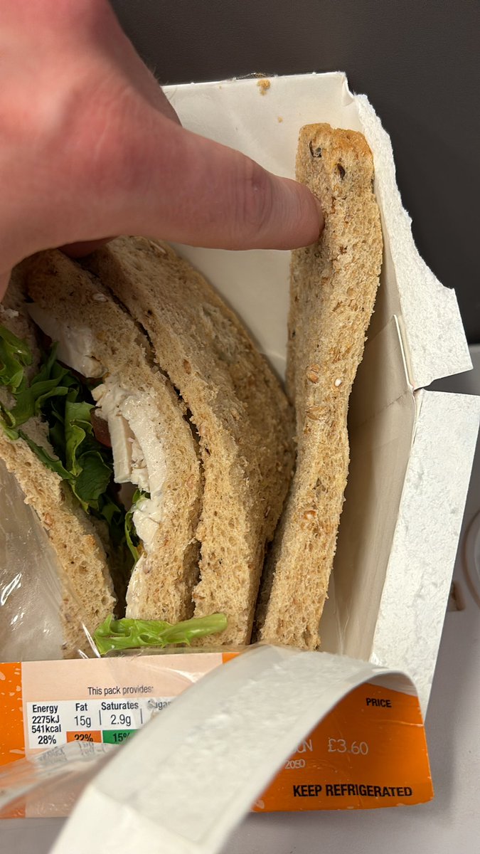 crossers7's tweet photo. @BootsHelp hello 👋 I bought a sandwich and it’s empty. What do I do?!? https://t.co/Ip5JuUZ0Bk
