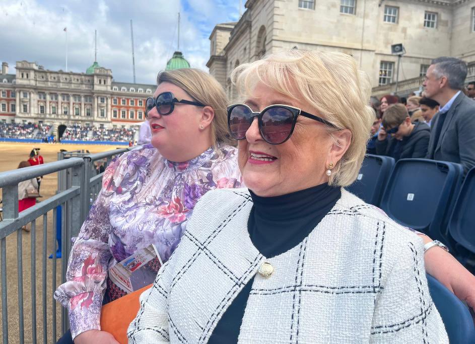 WrvsServWelfare's tweet photo. Denise Murphy, Director of WRVS Services Welfare, would like to extend her thanks to Lt Col James Coleby Field Officer in Brigade waiting, for gifting four tickets to today’s Major Generals Review. An absolute privilege to watch! 
@ArmyInLondon  💂🏻‍♀️🎺🥁
#Troopingthecolour https://t.co/qxYQZWD45Z