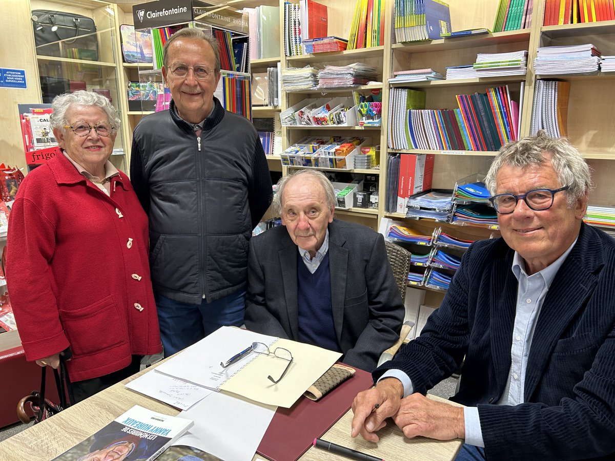 arduinna08's tweet image. Les Sedanais démontrent leur affection pour le chantre de l’Ardenne, chroniqueur de la #Beuquette : 3H30 de dédicaces des « Mémoires de Yanny Hureaux » à la ⁦@LibrairieCarnot⁩. Qu’ils en soient remerciés. ⁦@LARDENNAIS_info⁩ ⁦@HerbillonDidier⁩