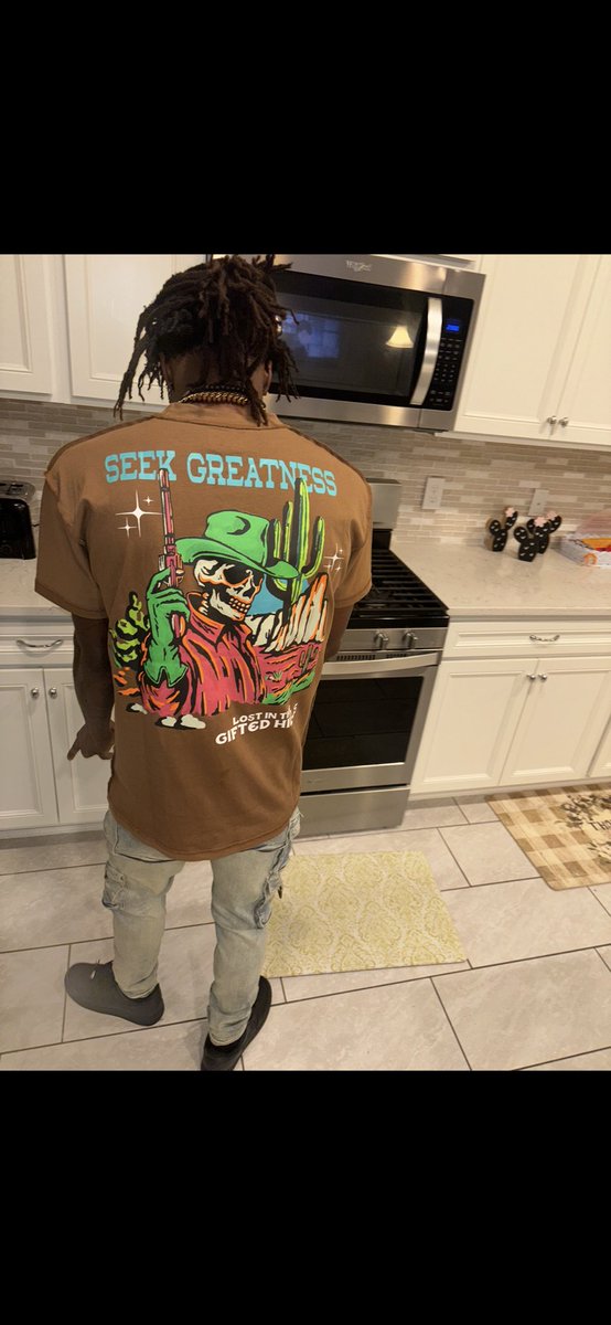 Even when im wit my Bruddas, I feel alone ik they wit me🤞🏿 dats sum shi i cant explain but understand it if ya feel it🫱🏿