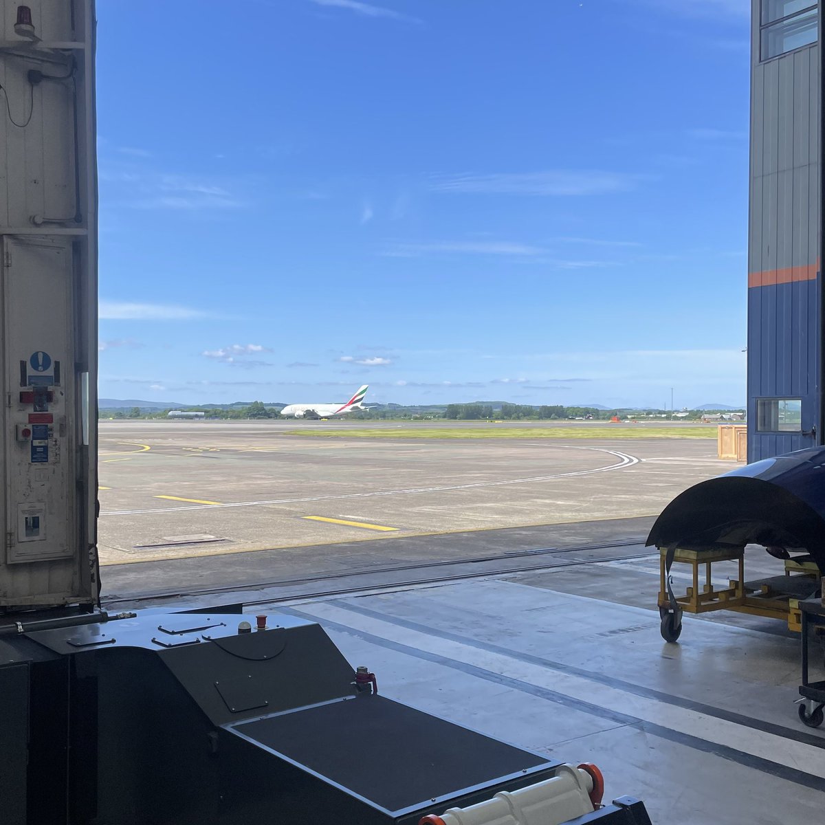 Eng1170's tweet image. Suns out and the Emirates is in! ☀️
#sunshine #glasgow #work