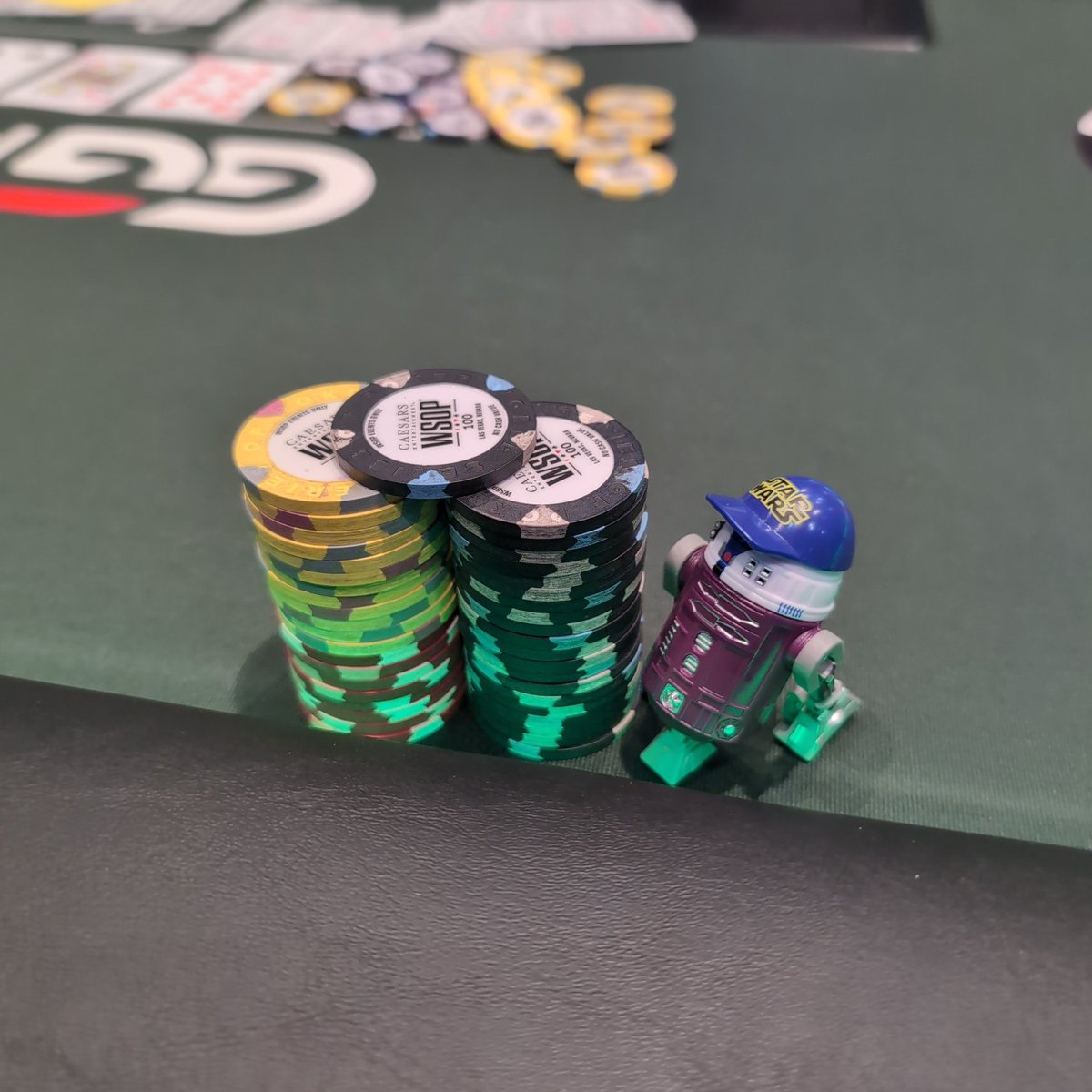 drhelmutperchu's tweet photo. In sur le #wsop Mystery Million day 1 C. Si y a des français dans le coin pour boire un verre et échanger dans les jours a venir ☺️ @AlexaneNajchaus @JulienJRMARTINI @Winamax @PMU_Poker @UnibetPoker https://t.co/pcKpHik52T
