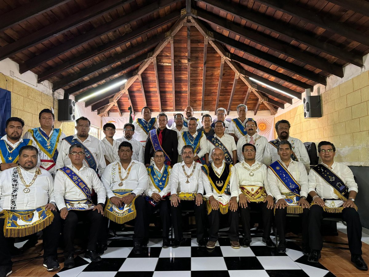 Este 01 de junio, nuestro MRGM Ángel González Cruz, presidió la Interlogial en Tehuacán Puebla, acompañado por el Gr. Tes. Abel Badillo Bustamante, el Gr. Sec. José Antonio García y el DGM Adjunto Ramón Falcón Contreras y el DGM de Dtto. de Puebla Julián Cholula Muñoz.