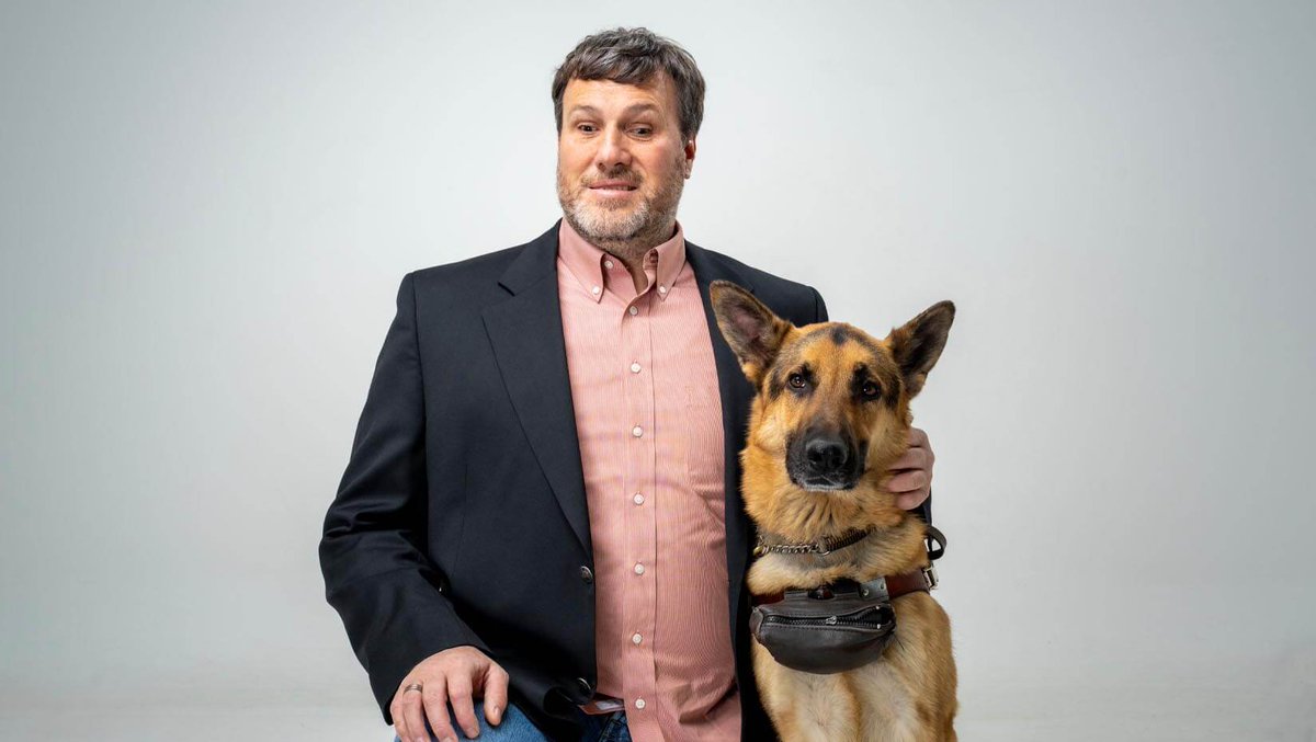 umaine_ccids's tweet photo. Nicholas Giudice, professor of spatial computing at the University of Maine, co-authored an award winning paper about developing robot guide dogs to assist people with visual impairments. FMI:   https://t.co/gPZbntD6Zx https://t.co/zxCSZvu3HM