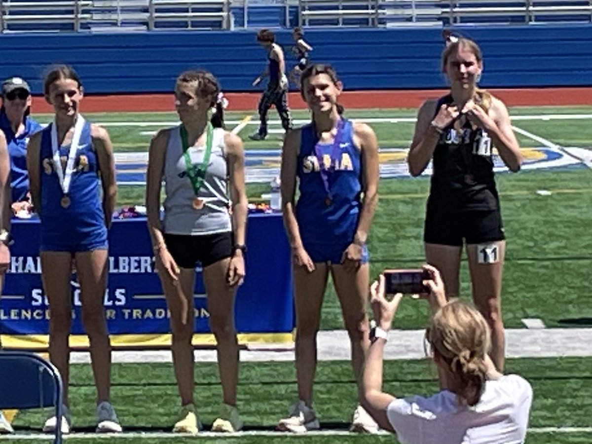 RogersRoyalsTF's tweet photo. Section Finals🏅 Podium Pics🏅It Truly was a Great Day to be a Royal…
300H Charlie H (5th); 400 Myla B (5th); 4x1 Adam S, Declan C, Chris N &amp; Darius C (8th); 1600 Loralei I (9th)… 🧵 https://t.co/CxcvEGHCTw