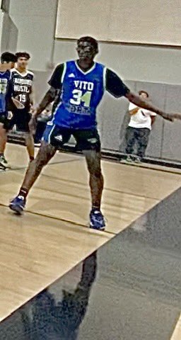 David_Deg23's tweet photo. 6’6 WF David Deguenon went on a blocking spree this weekend averaging 7 blocks per game as well as showing off his atheism attacking the rim with aggression🏀⛹🏾‍♂️ https://t.co/bLlIHsLTWv