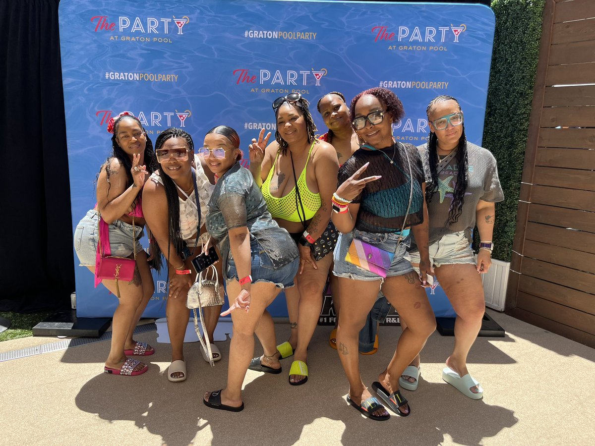 106KMEL's tweet photo. .@LilJon at #gratonpoolparty was π₯! Thanks for having us @playgraton! @bigvon https://t.co/UvNdt5mNVN