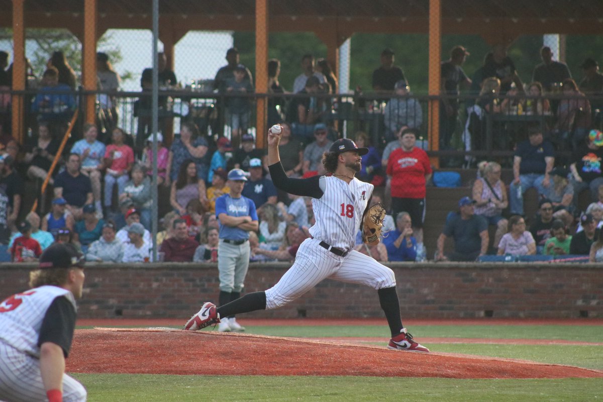 MohawksBaseball's tweet photo. Final line for Justus Agusto:
4.0IP, 3H, 1R, 2BB, 5K

Jesse Kuzmich takes over on the mound

T5: AM 10 WAT 1 https://t.co/2FR6jucdYA
