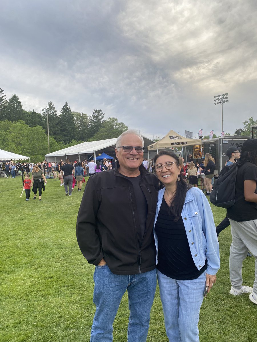 Justin87925317's tweet image. Out at a little bread and honey festival with my Honey😉. Great family time and evening. Want to wish you all a beautiful evening.🥰#Greatnight