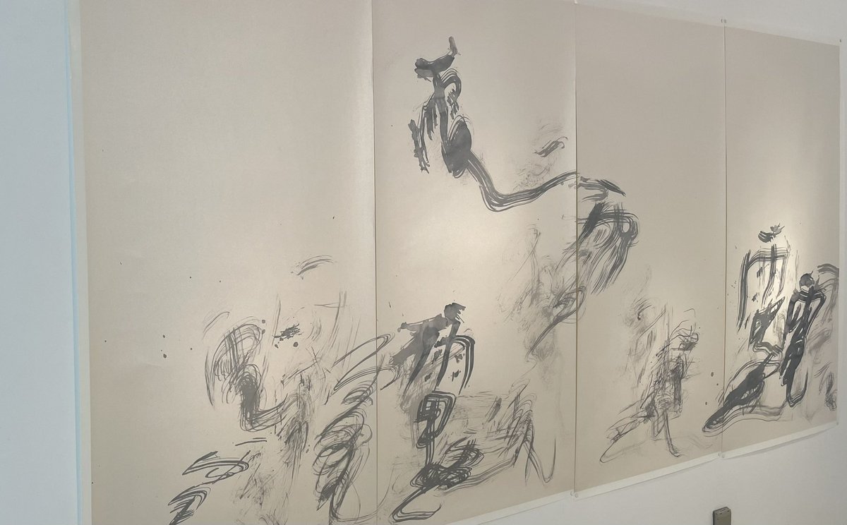 37Teiko's tweet photo. The last day of my solo exhibition "DEN".❗️
Please come to Nakameguro MDP GALLERY. 
I'm looking forward to seeing you😊✨✨
#JapaneseCalligraphy　#ART #Electronic  #contemporaryart  #Thunder #MDPGALLERY https://t.co/oVrjeo1a5B