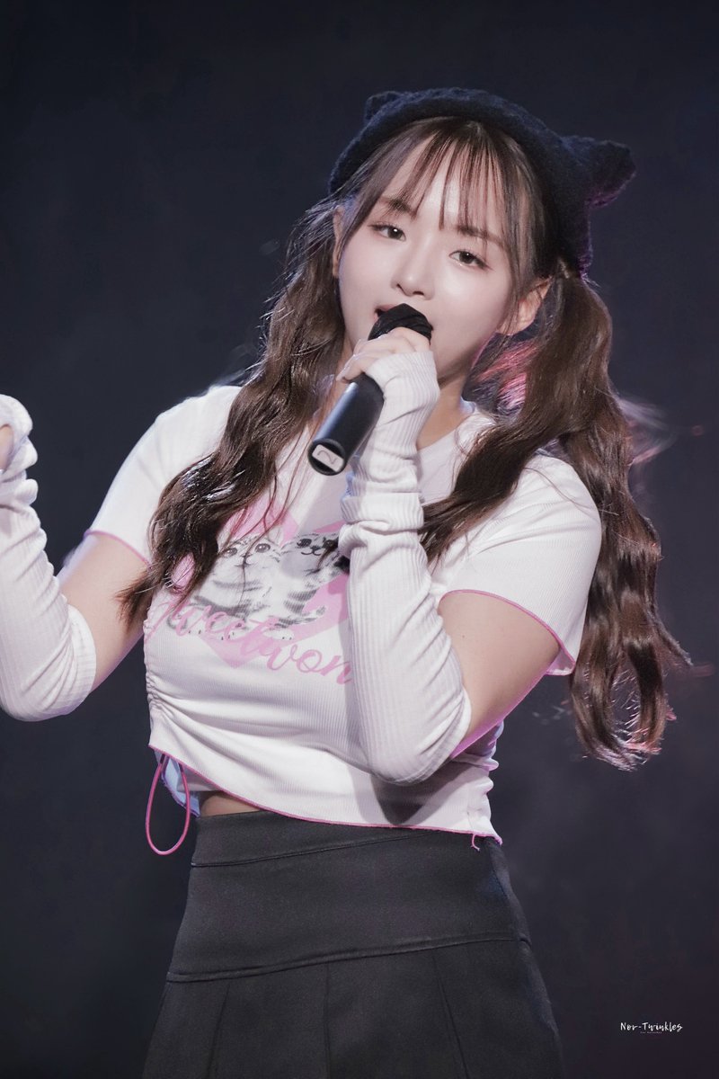 Nov_twinkles's tweet photo. Saturday 240601 FC LIVE SHINJUKU

🐈‍⬛

#세러데이 #セロデイ #아연 #Ayeon https://t.co/PW3BuVrcCg