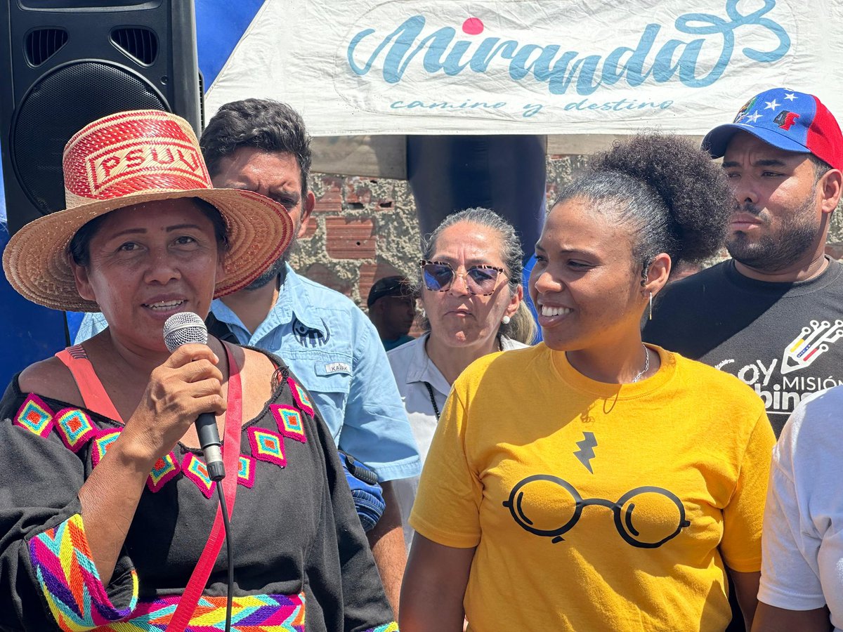 1200 familias de las comunidades de Quemaito, Guatire fueron atendidas en la jornada social del 1x10 del Buen Gobierno de nuestro Presidente <a href="/NicolasMaduro/">Nicolás Maduro</a> // Todo el equipo de la Gobernación de Miranda sigue desplegados en los municipios Plaza y Zamora. 

 #PuebloEnLasRedes