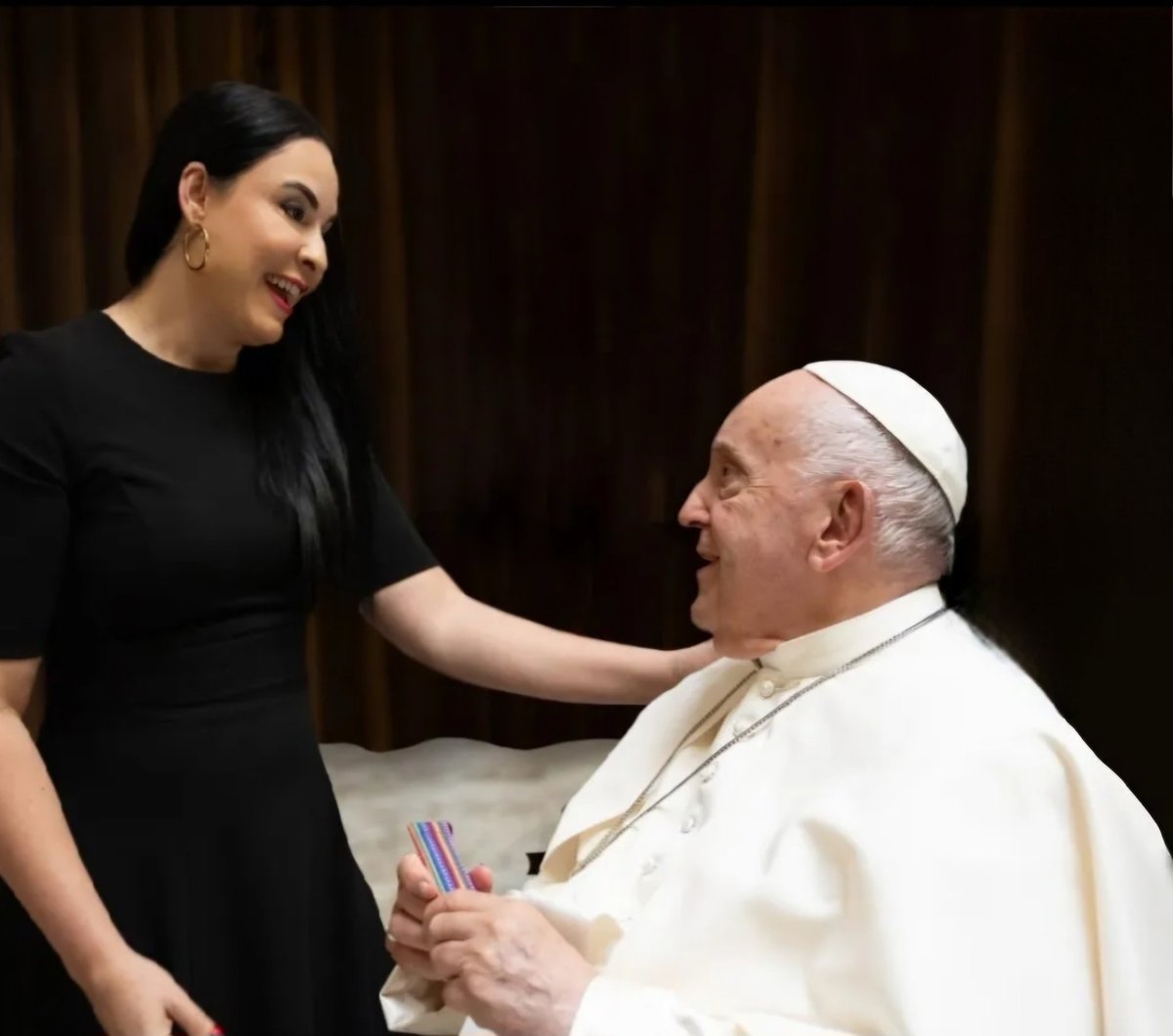 olindasalguero's tweet photo. Gracias @AgendaCAF @sergiodigra @chrisasinelli #scholas por esta invitación junto a +100 líderes para escuchar, crear y celebrar.Un privilegio compartir propósitos de vida con @Pontifex_es Gratitud y esperanza para tender más puentes y recuperar el sentido de una humanidad luz. https://t.co/GNLMBcnOyN