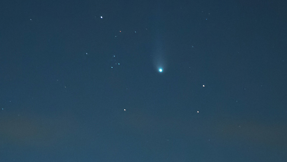 alertarojanot's tweet photo. El 'cometa diablo' hará su máximo acercamiento a la Tierra este domingo #Cometa #Diablo 
El cometa 12P/Pons-Brooks, conocido popularmente como 'cometa diablo', hará su aproximación más cercana a la Tierra en la madrugada de este domingo, por lo que aficionados a la astronomía tendrán la oportunidad de ver este sorprendente evento.