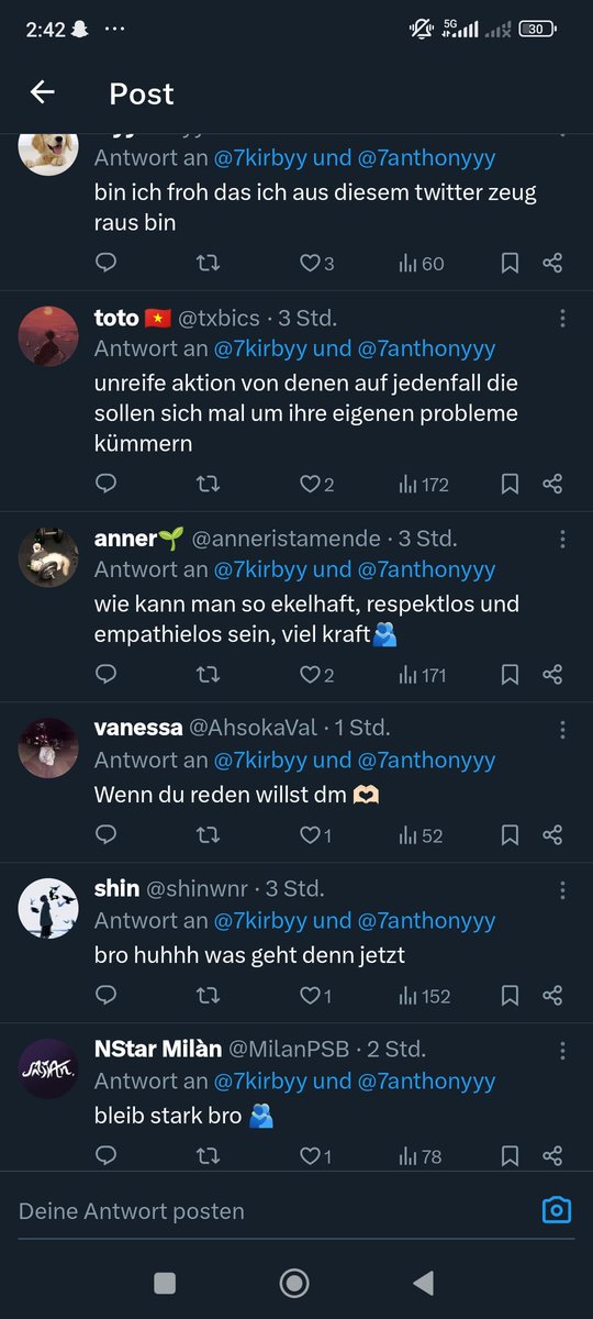 Wie man sich so krass von jer Twitter bubbel Mitleid holen muss find ich krass. Undankbare person die sich bei jeden von uns im circle immer ausgwhuwkt hat blockt uns immer und erzähkt immer nur 50% der Geschichte und stellt mich schlecht da. Peinliche Person