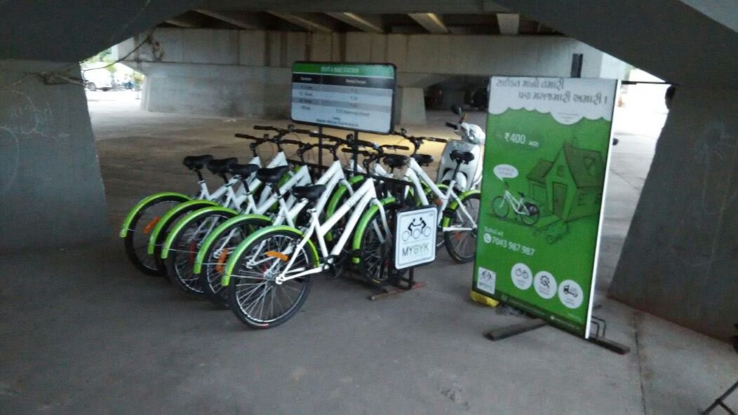 the_cycledad's tweet image. How it started?
How’s it going!

From 10 cycles at Riverfront to 500 cycles today! @mybyk_in is playing a pivotal role in transforming Ahmedabad and making it liveable!

#WorldCyclingDay #MYBYK #MakingCitiesLiveableAgain #SustainableMobility