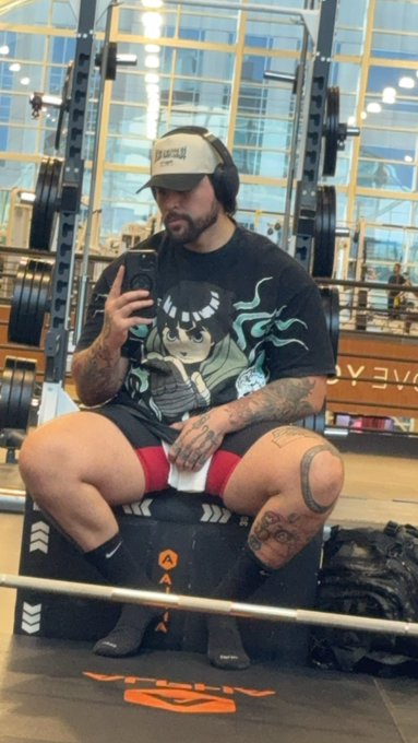 Who loves thighs on a guy ? https://t.co/hEzHtugN5I
