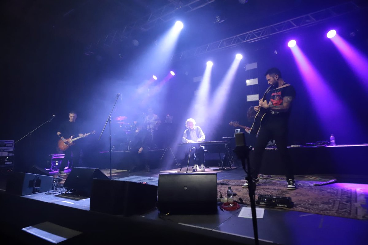 ¡Así vibramos en el concierto aniversario de los 20 años del lanzamiento del disco "Aves y Peces" de <a href="/Gaiapy/">Gaia</a>!🎸✨🙌
Uno de los discos que marcó parte de la historia del rock nacional 
#AvesyPeces #Gaia #rockparaguayo