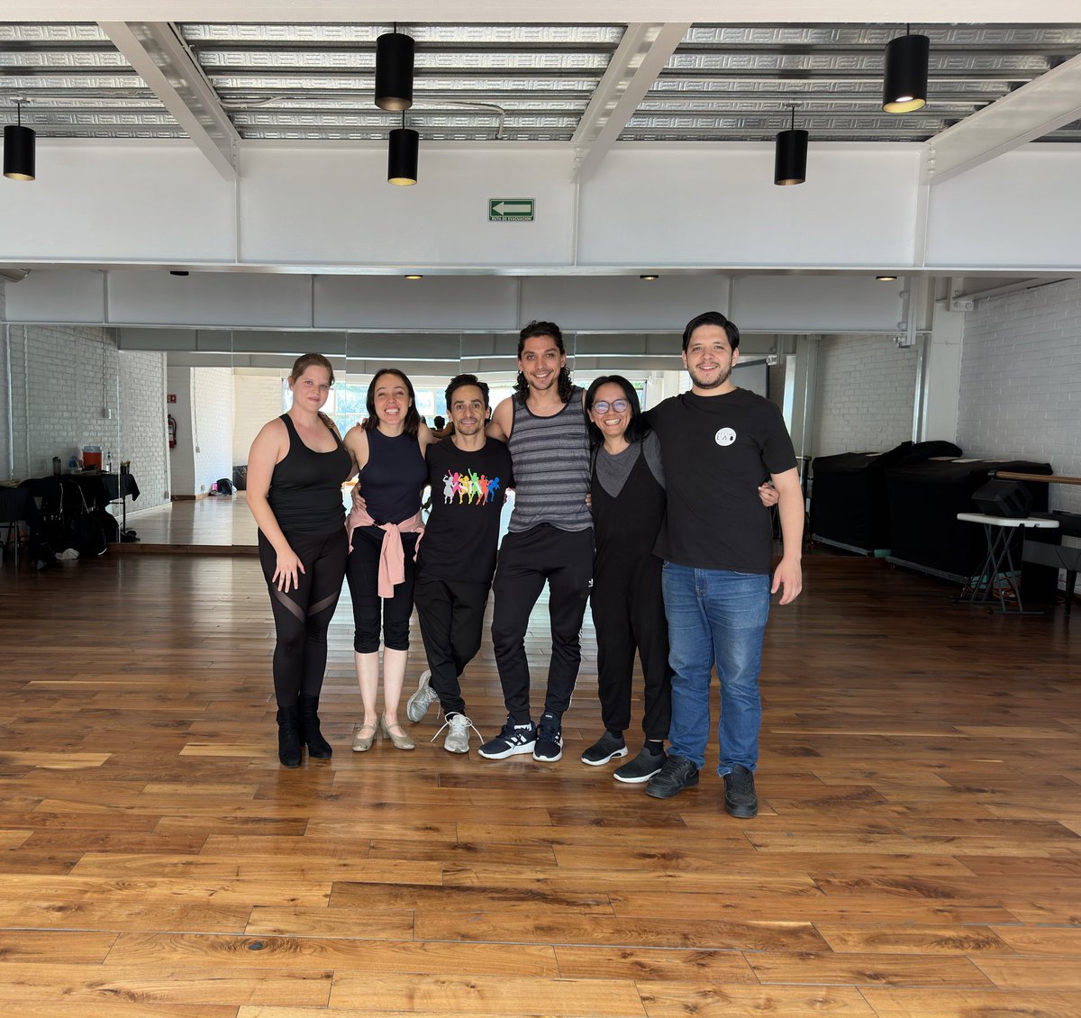 No paramos de movernos en la sesión de hoy con el maravilloso <a href="/Jacotoledo/">Jacobo Toledo Suárez</a> quien nos compartió su experiencia como bailarín y coreógrafo, y lo importante que es estar preparado en todas las áreas del teatro musical.