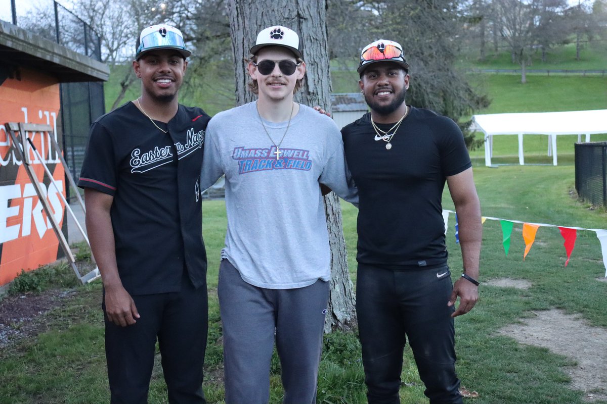 Laurie Descheneaux tweet media