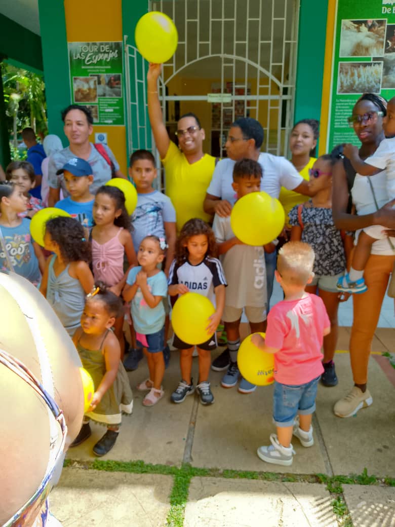 YenicetChavez's tweet photo. Cardenas celebra el día de la infancia a los niños Afectados por el VIH con excelente actividad recreativa.
#MatanzasDeGironAl26 
#MatancerosEnVictoria https://t.co/MenqRglCQS