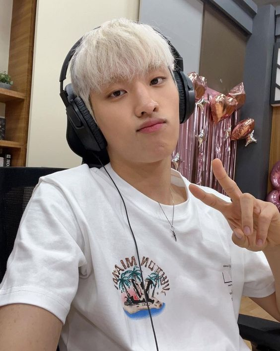 beasthekiha's tweet photo. +(๐) ๐ฏ๐ฆ๐ธ ๐ฎ๐ฉ๐๐๐ญ๐ ๐๐ซ๐จ๐ฆ ๐๐ก๐ข๐ค,
curtindo os รบltimos dias na neve antes de ir lรก voltar pras minhas origens (ou fazer outra loucura who knows) e o conceito รฉ convidado de podcast #BYLGRAM https://t.co/MpRVFUOHqT