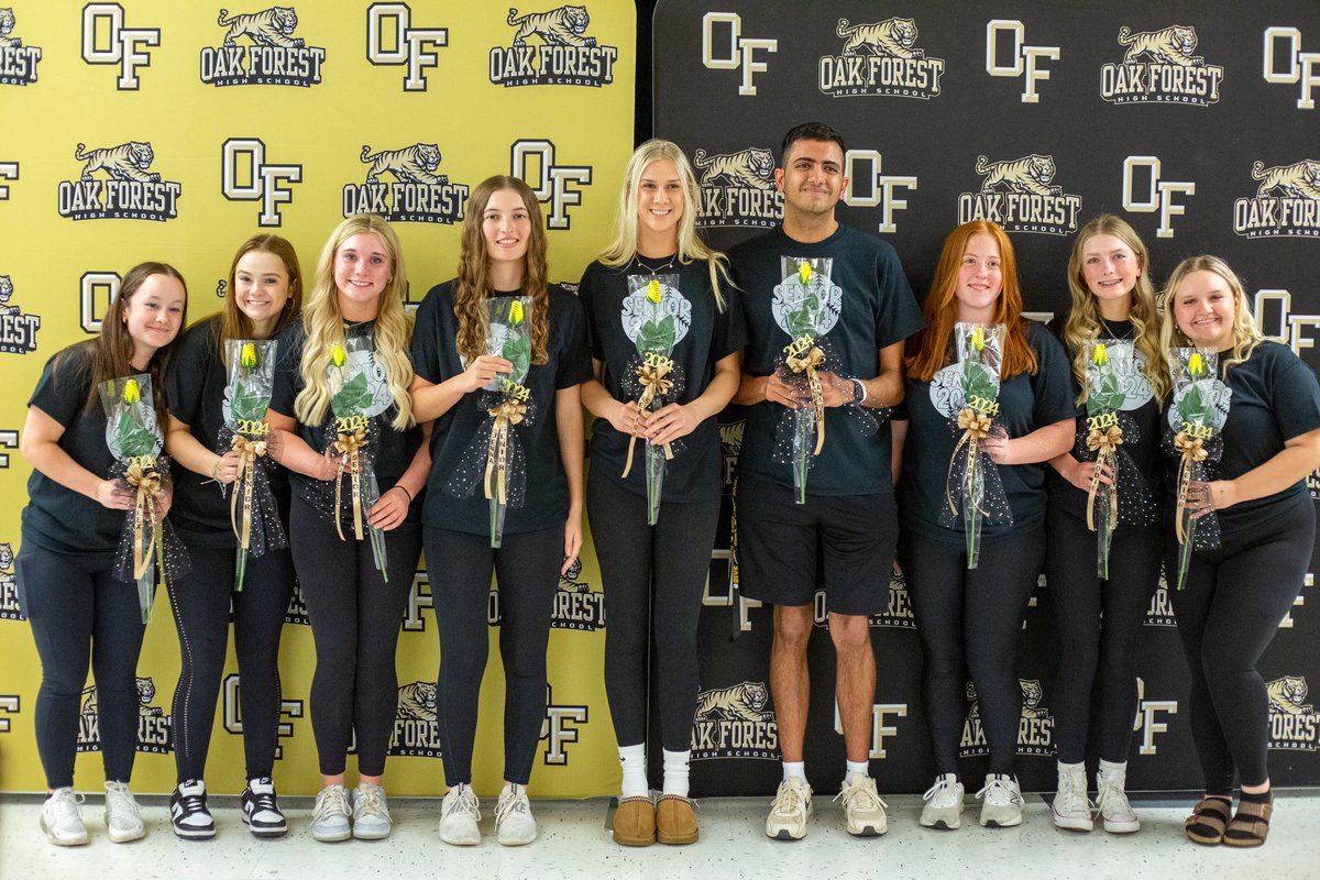 ofhssoftball's tweet image. The season ending loss is never easy for any team. This team was something different. The dedication, commitment, and leadership was everything. A special group. 

Seniors, thank you for the stage you set for years to come. Proud of every single one of you🖤💛