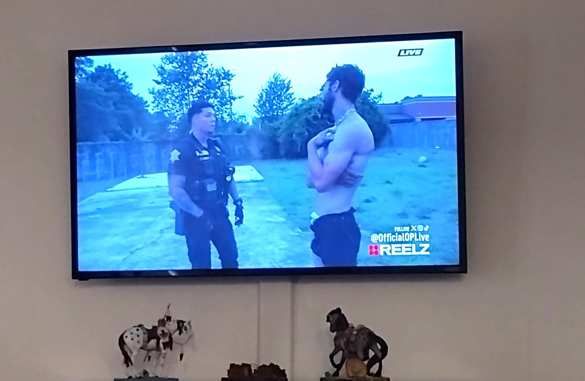 djaznh's tweet photo. π€’
Dear camera operator
Bit higher up, plz?
@RCSD @addy_pez #AddyPerez @thundacat830 @BrownGaro
#OnPatrolLive #OPLive #OPNation @danabrams
@CurtisWilson275 @OfficialOPLive @ReelzChannel https://t.co/cf4IQ1M7Ec