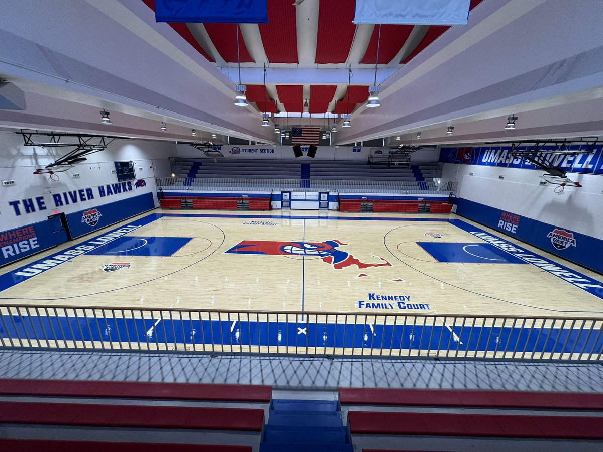 DugganNESF's tweet photo. Riverhawks with the new Kennedy Family Court addition. https://t.co/ysxwS8V4vp