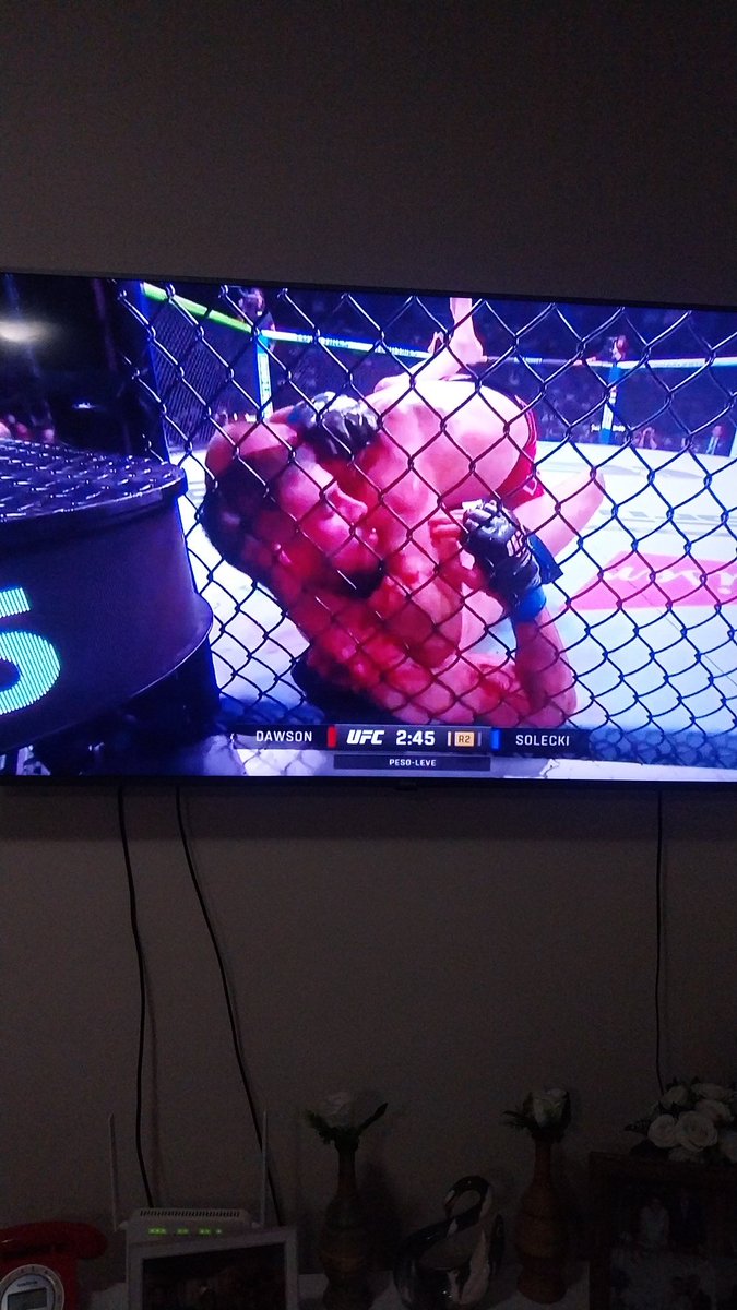 denisonsilvas's tweet photo. Curtindo o #ufc302 na companhia dos meus filhos e esposa aqui de São Gonçalo, e sempre no @UFCFightPass nos comentários de quem sabe de verdade @carlaobarretoo1 e na narração do @LeandroMamuteTV que estava sábado no wocs vendo meu aluno finalizar no segundo round.
#UFCBR https://t.co/3J0b35CkRr